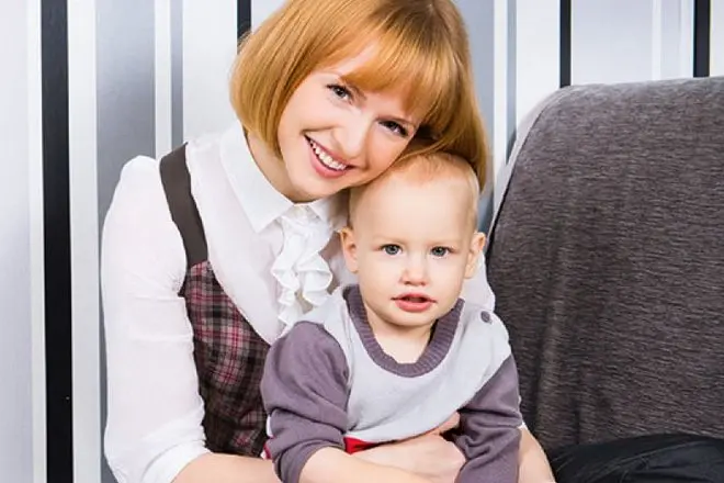 Yulia Vaishnur with her son Ilya
