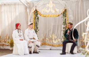 жених и невеста на свадьбе