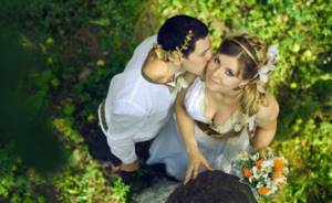 bride and groom in Greek style